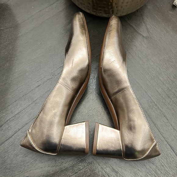 NATURALIZER Malynn Pumps Women's Shoes In Warm Silver (WIDE) - Picture 7 of 10